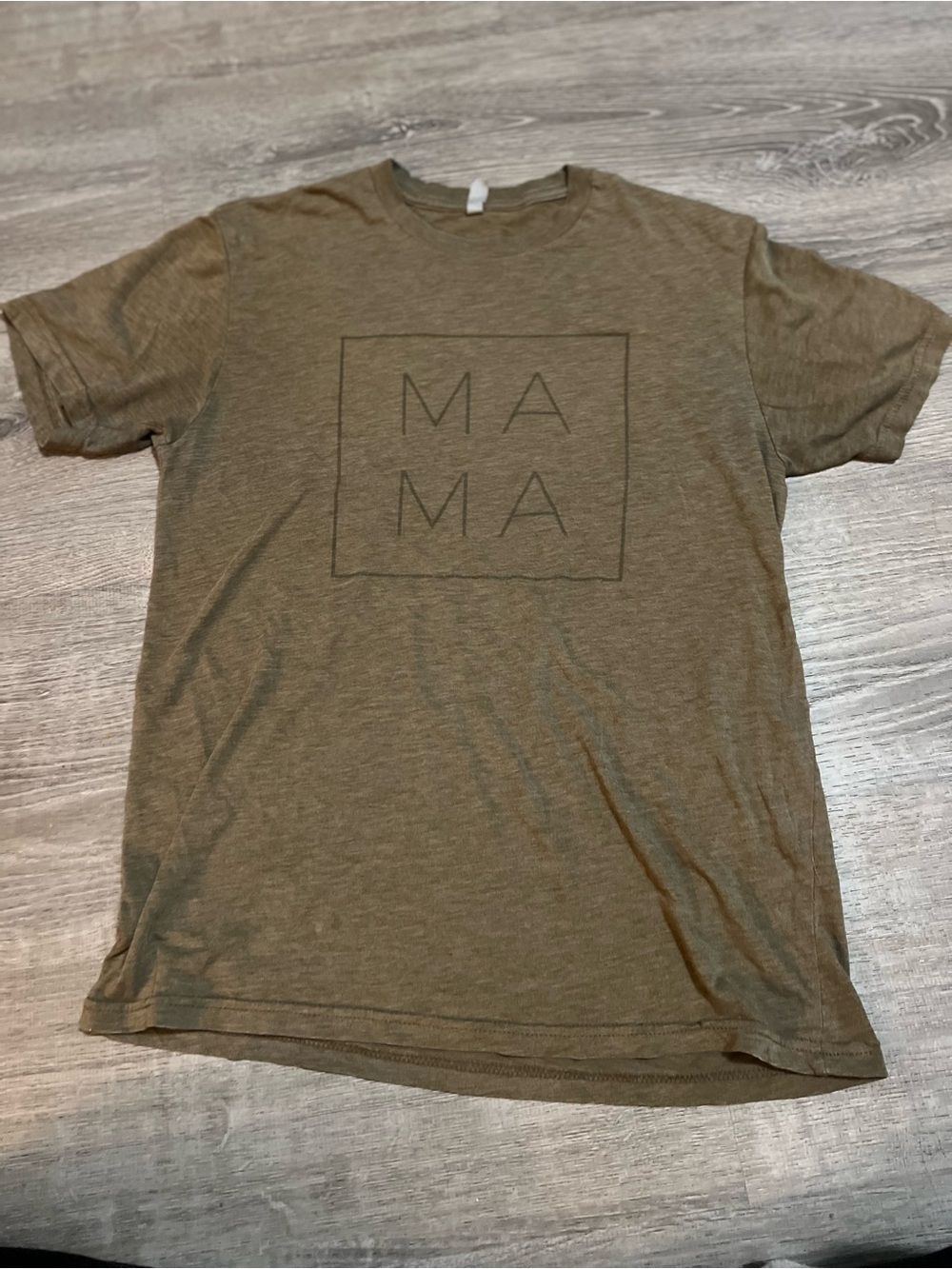 MAMA Graphic Crew Neck T-Shirt in Olive